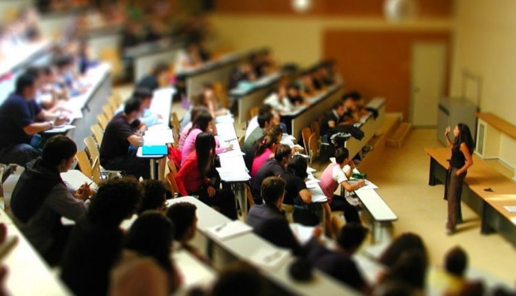 Scioperi dei docenti mettono a rischio conseguimento borse di studio. Su impulso dell’assessore regionale all’Istruzione e alla Formazione professionale, Roberto Lagalla, l’ERSU decide deroga sui termini entro cui raggiungere i crediti formativi.