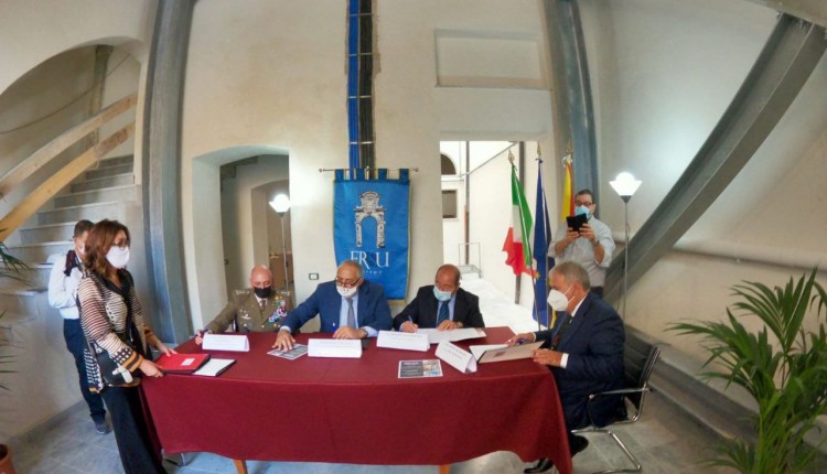 Residenze universitarie: firmati i protocolli per la gestione di 50 posti letto all’Albergheria e la convenzione tra Esercito italiano e assessorato regionale dell’Istruzione in favore degli studenti universitari in Sicilia.