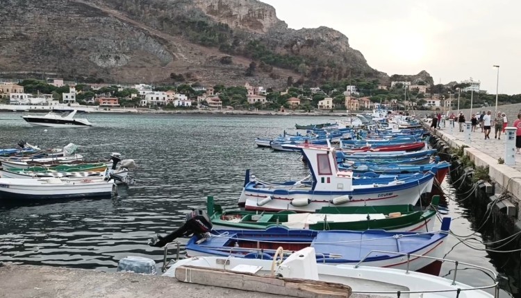 “SICILIA STUPISCI”: UN VIAGGIO TRA STORIE DI MARE, RETI E SAPORI ANTICHI. AL TERMINE MENU DI PESCE AZZURRO PER GLI UNIVERSITARI